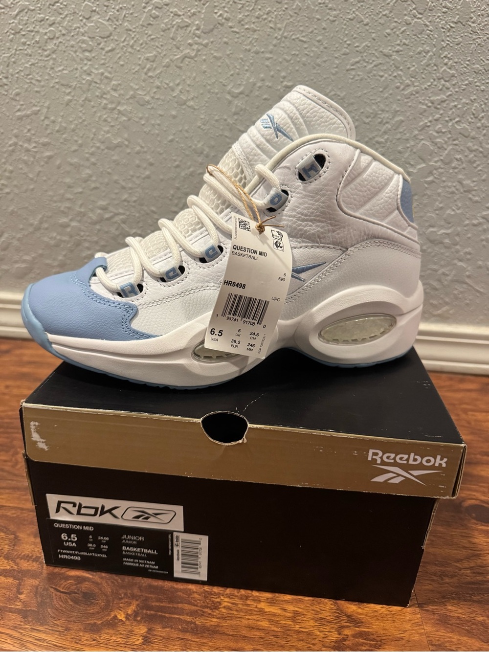 Reebok Kids Mid-Top Sneakers in White and Light Blue